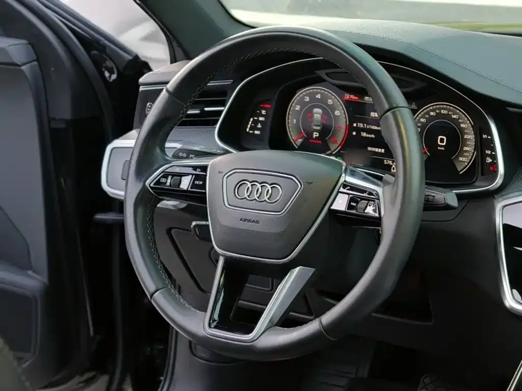 Audi A6L — фото 5