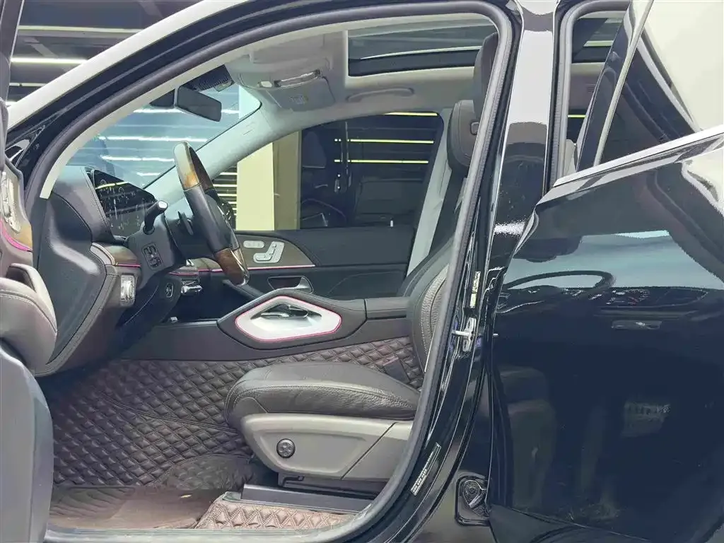 Mercedes-Benz GLS — фото 10