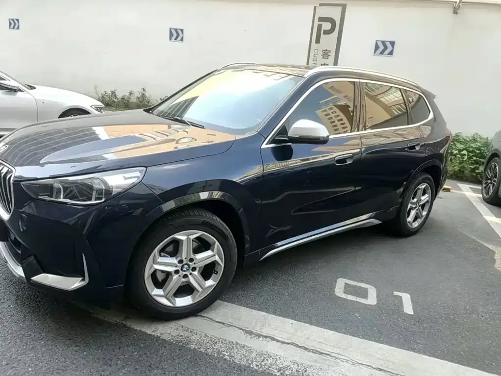BMW X1 — фото 1