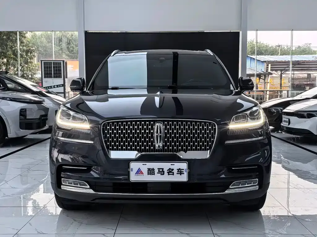 Lincoln Aviator — фото 10