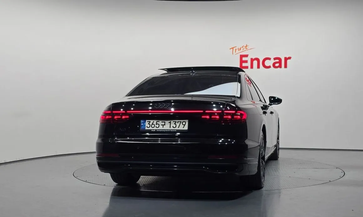 Audi A8 — фото 5