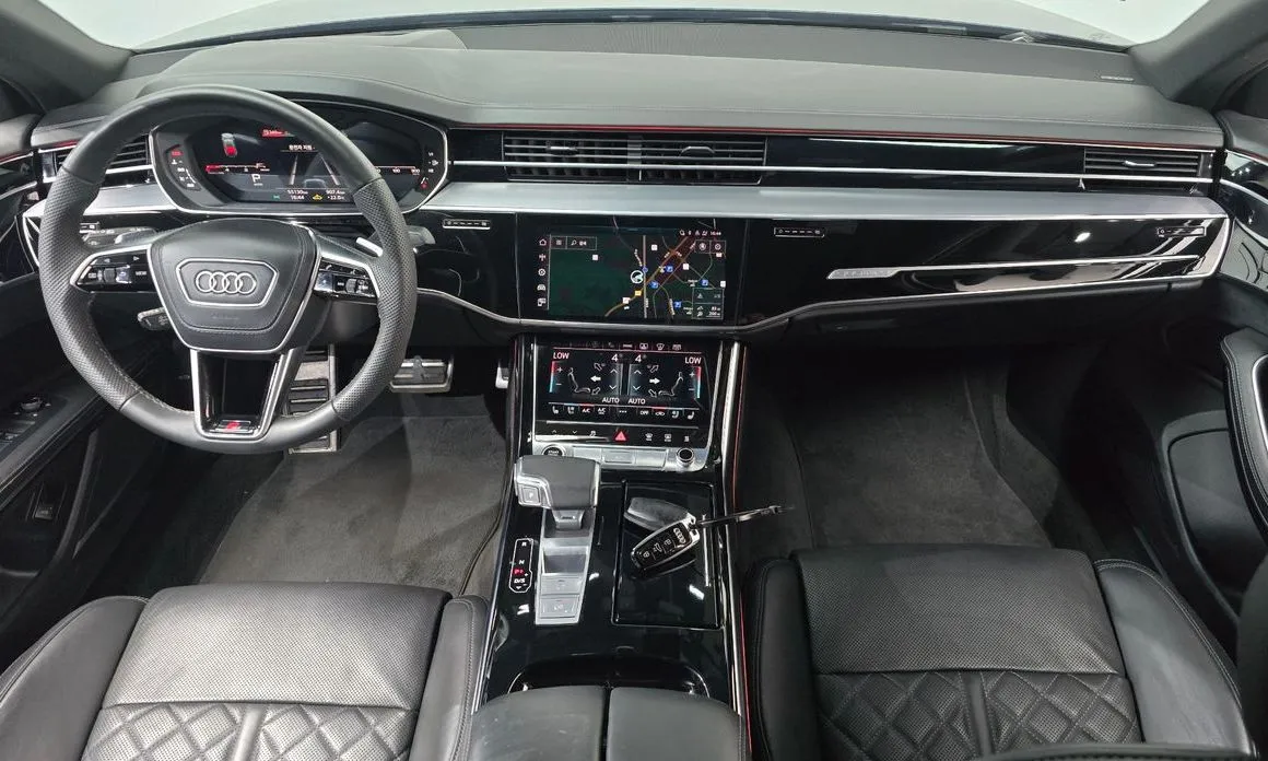Audi A8 — фото 10