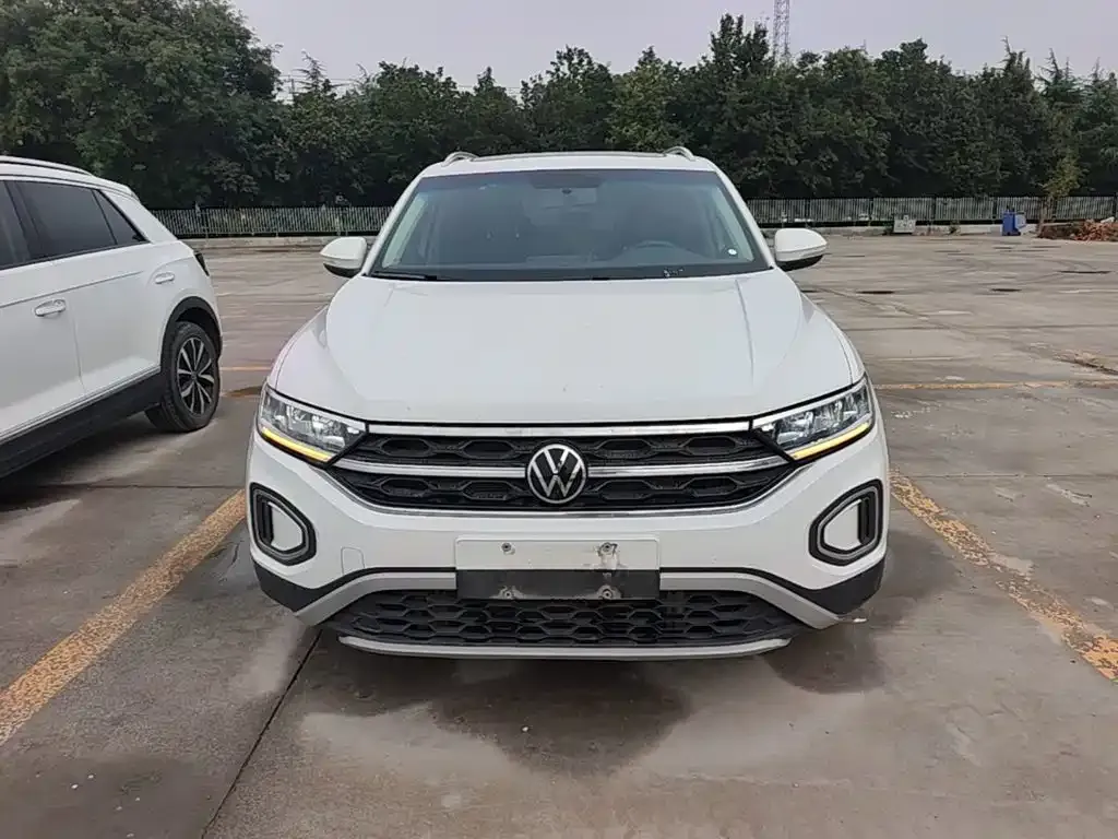 Volkswagen T-Roc — фото 10