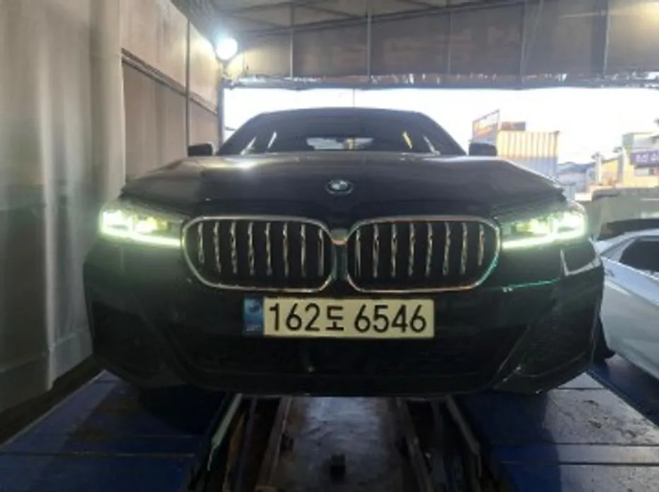 BMW 5-Series — фото 1