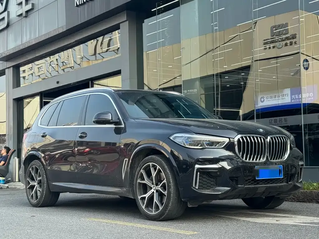 BMW X5 — фото 9