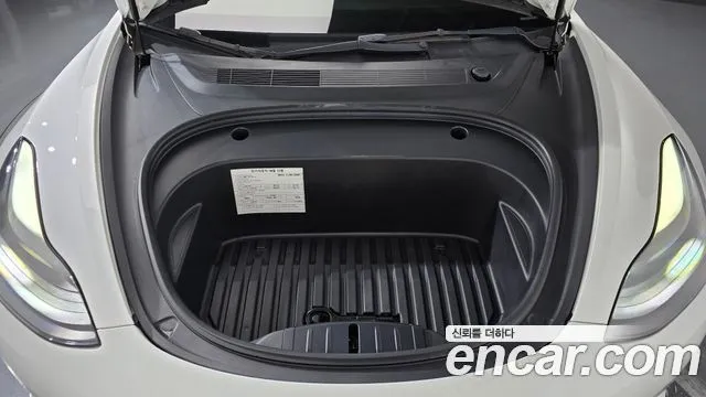 Tesla Model 3 — фото 10