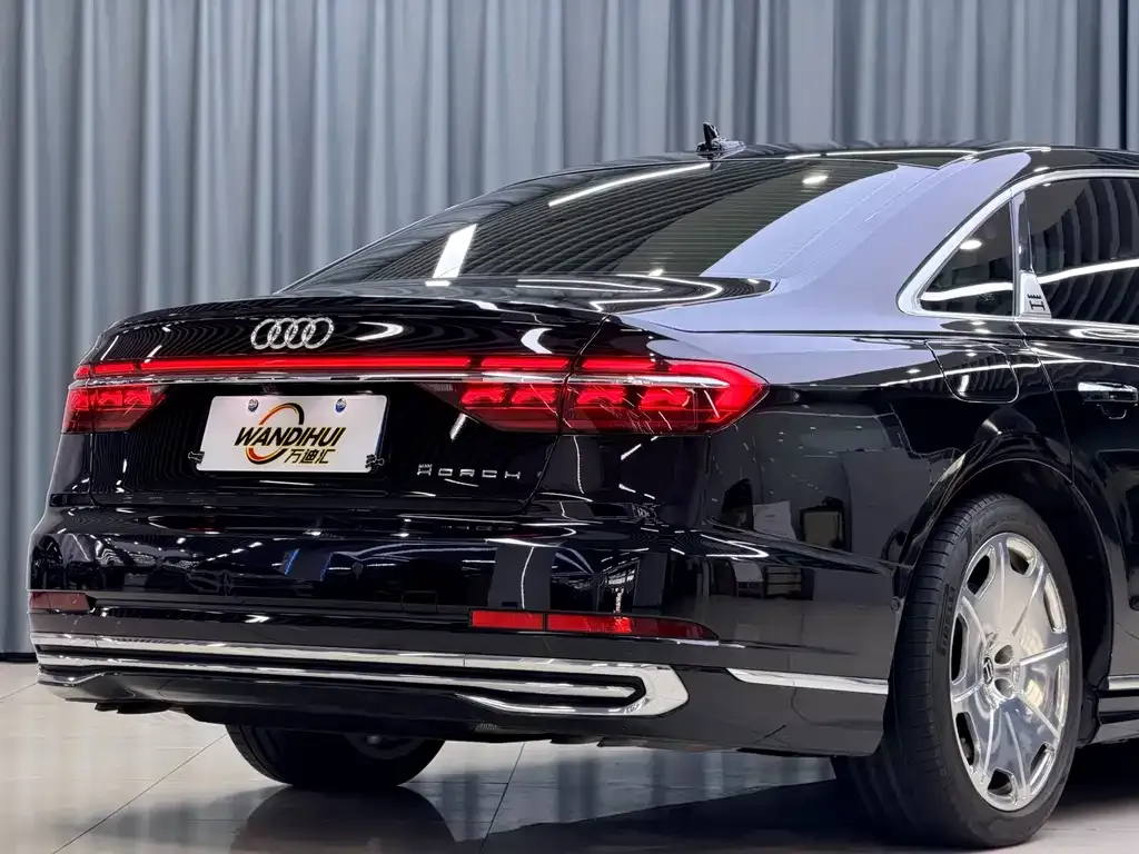 Audi A8 — фото 9