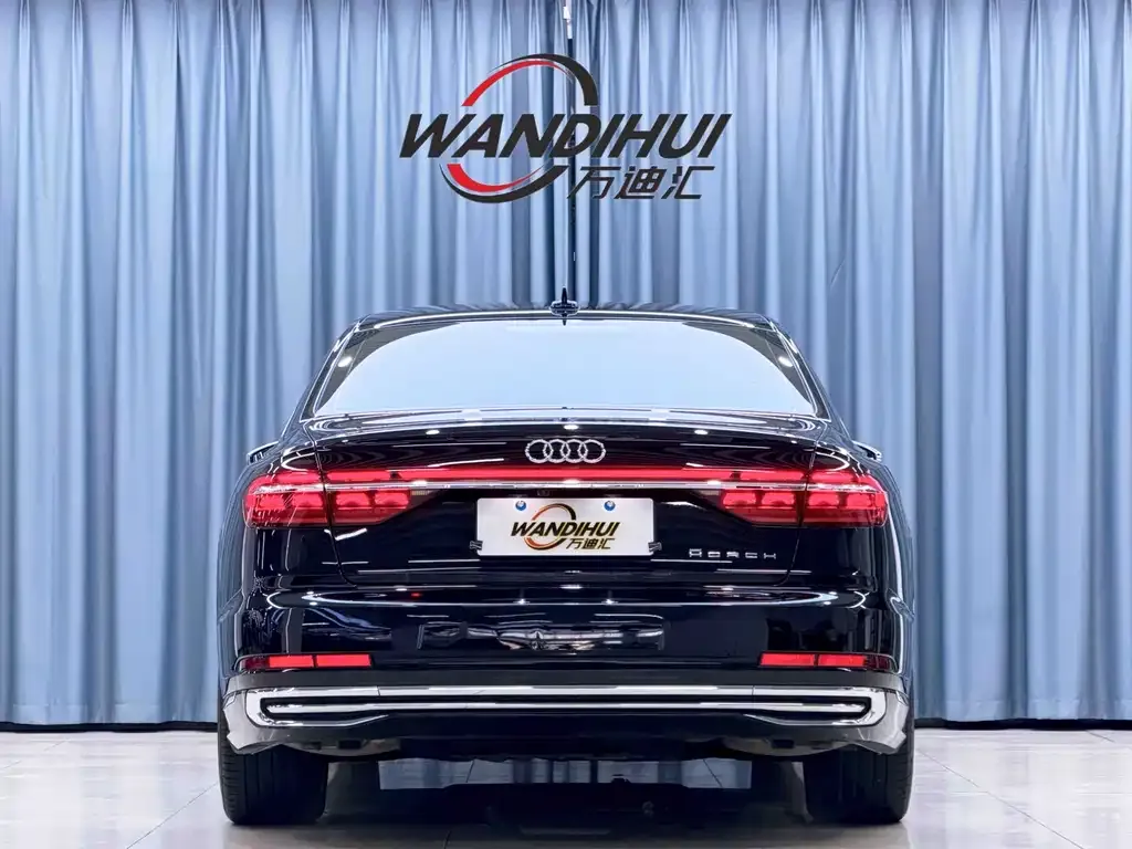 Audi A8 — фото 7