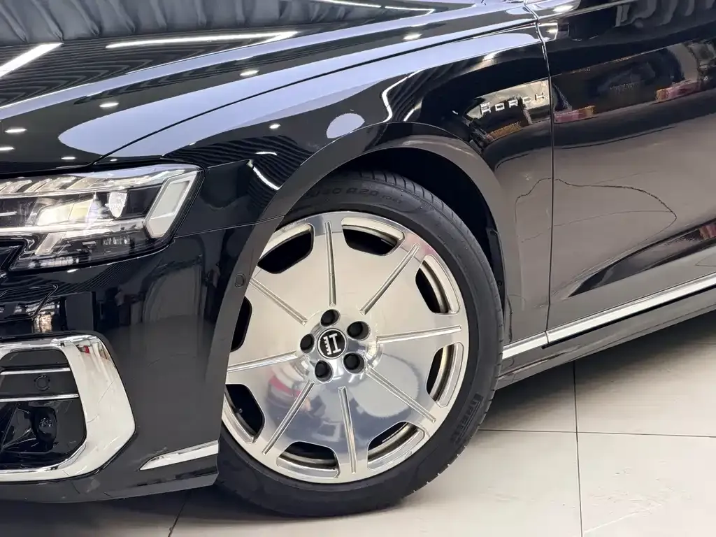 Audi A8 — фото 5