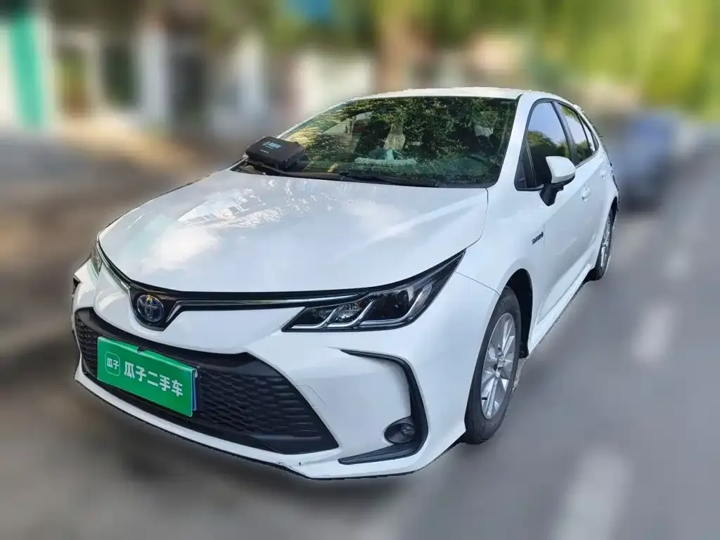 Toyota Corolla — фото 1