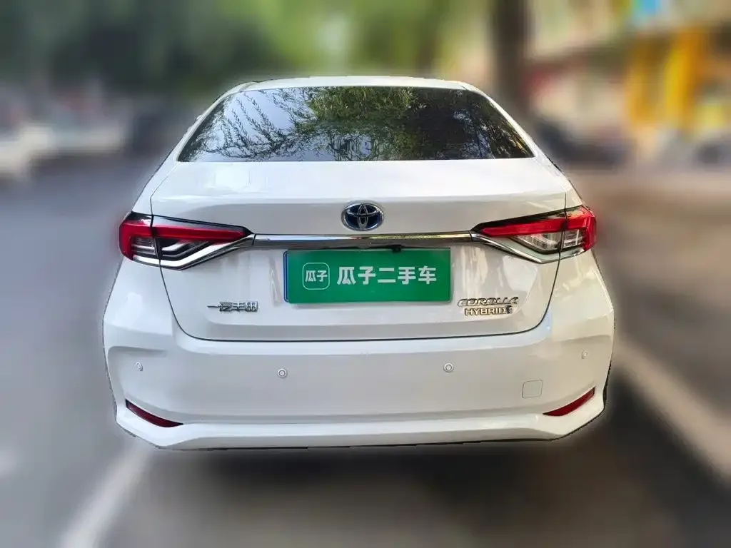 Toyota Corolla — фото 2