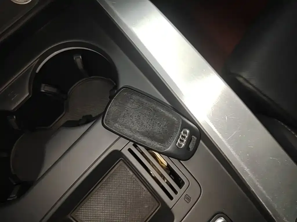 Audi A4L — фото 2