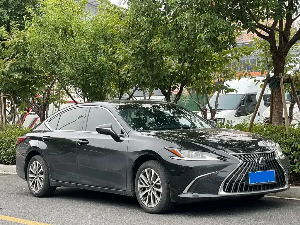 Lexus ES — фото 6
