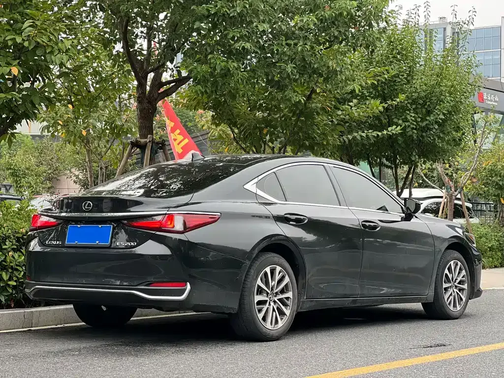 Lexus ES — фото 7
