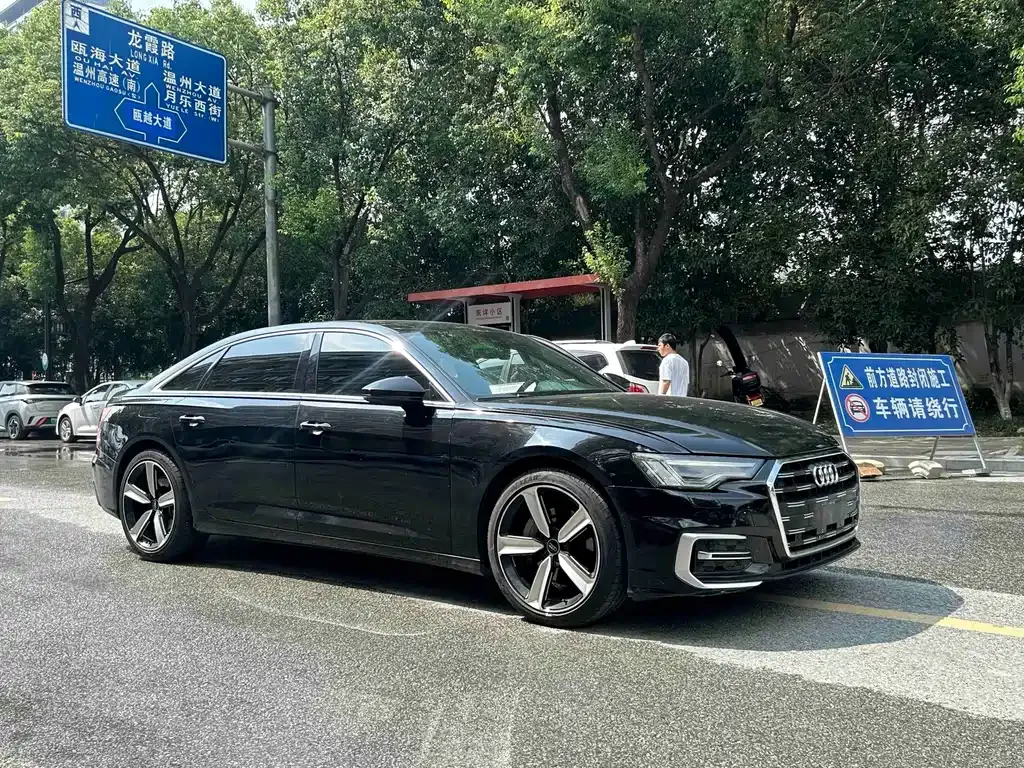 Audi A6L — фото 5