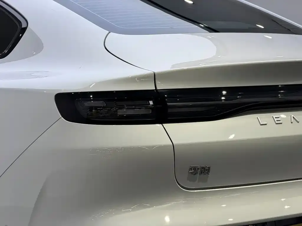 Leapmotor Leapmotor B01 — фото 4