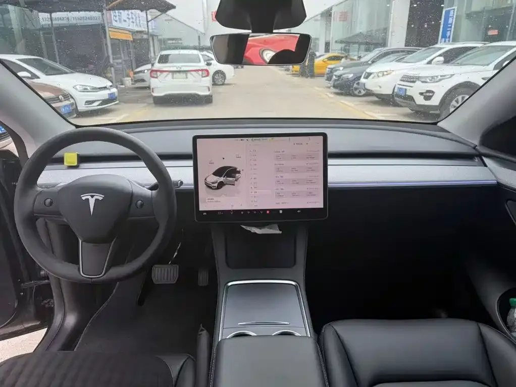 Tesla Model Y — фото 4
