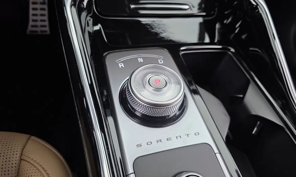 Kia Sorento — фото 6