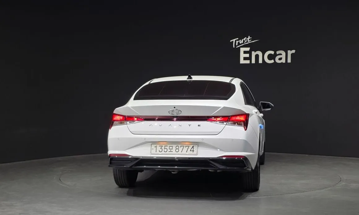 Hyundai AVANTE — фото 3