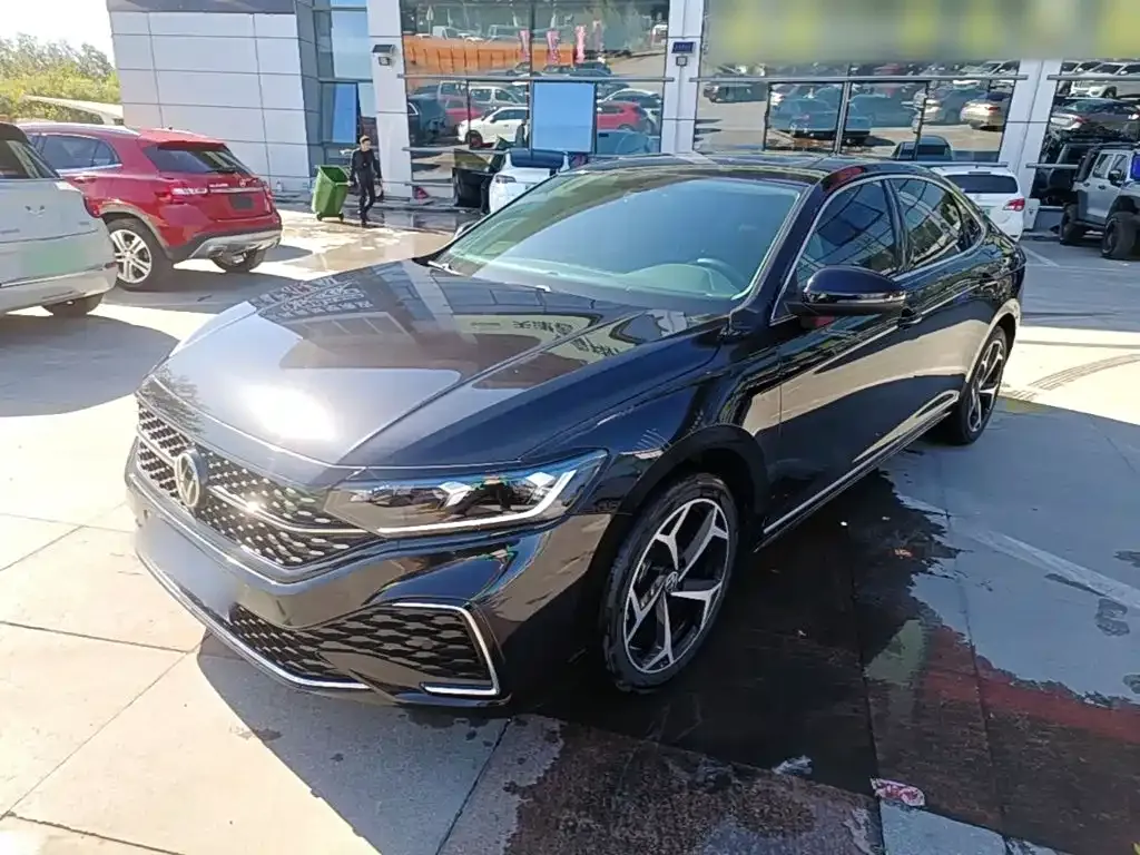 Volkswagen Passat — фото 1