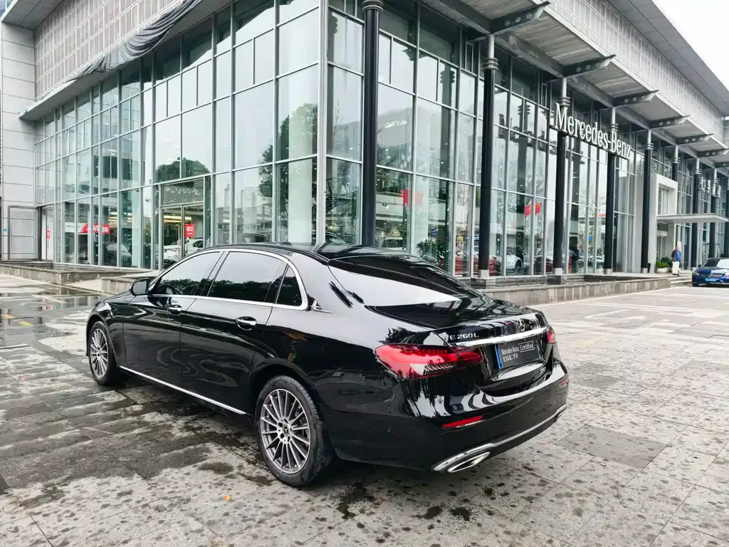 Mercedes-Benz E-Class — фото 8