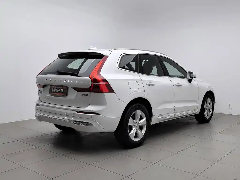 Volvo XC60 — фото 4