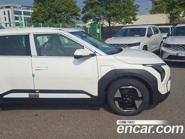 Kia EV3 — фото 9