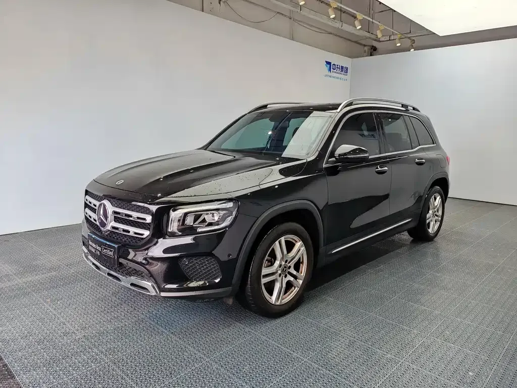 Mercedes-Benz GLB — фото 1