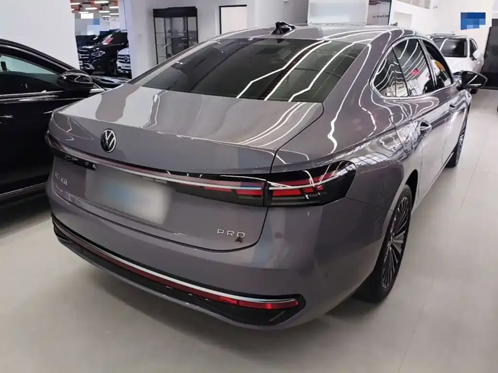 Volkswagen Passat — фото 6