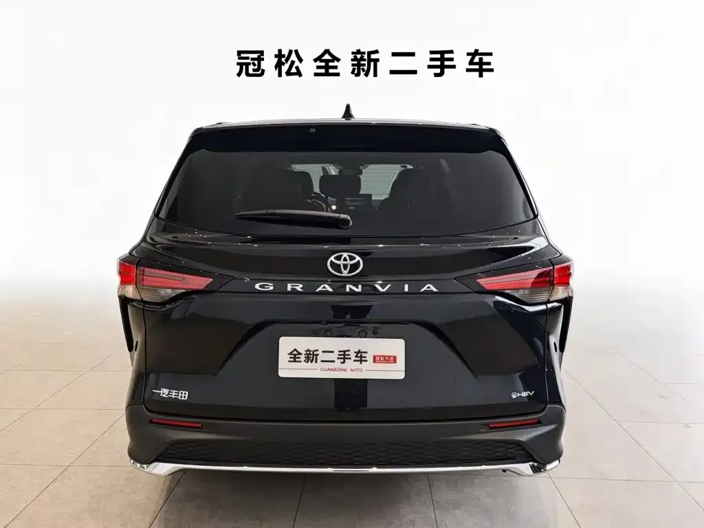 Toyota Granvia — фото 7