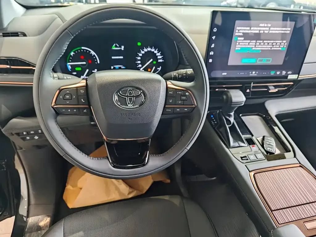 Toyota Granvia — фото 5