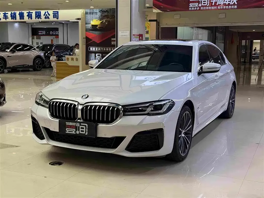 BMW 5 Series — фото 1