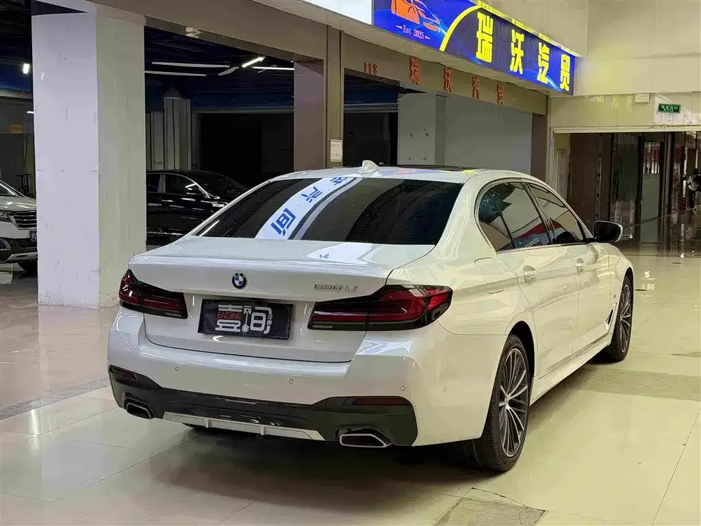 BMW 5 Series — фото 9