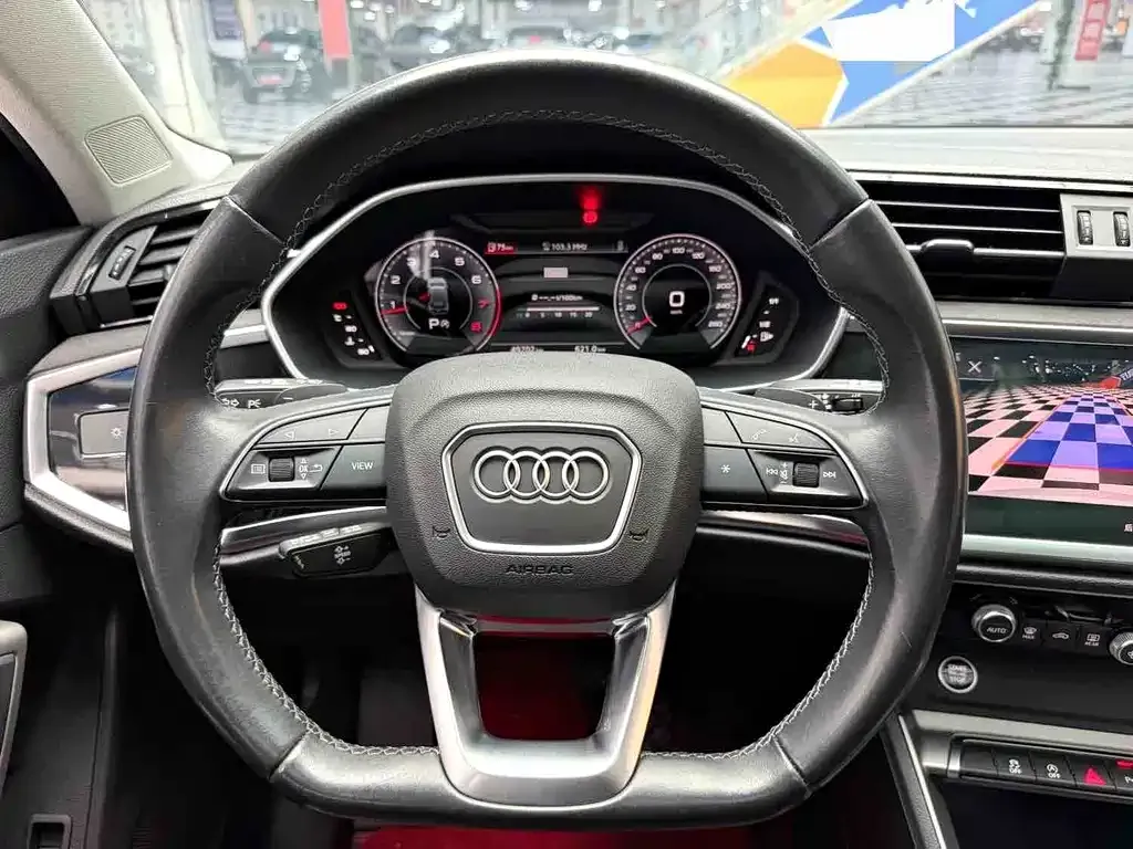 Audi Q3 — фото 5