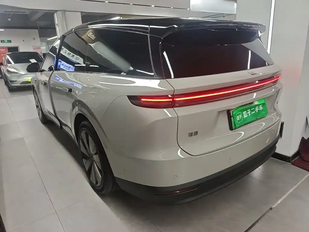 Li Auto Li i8 — фото 10