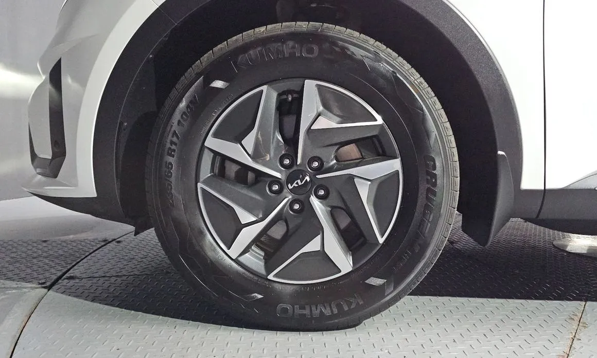 Kia Sorento — фото 9