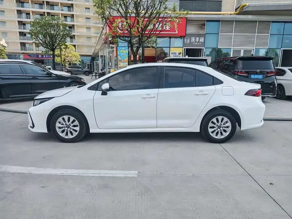 Toyota Corolla — фото 2