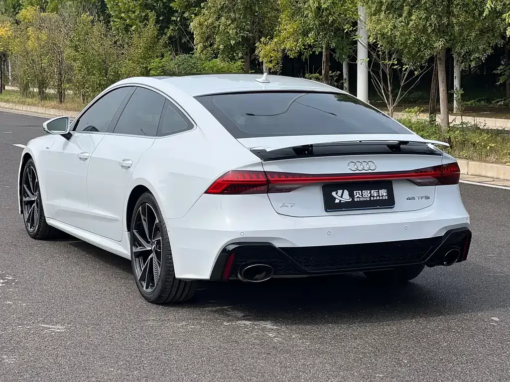 Audi A7 — фото 9
