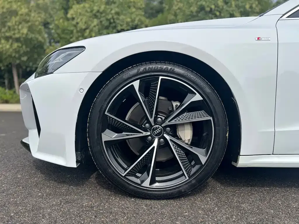 Audi A7 — фото 10