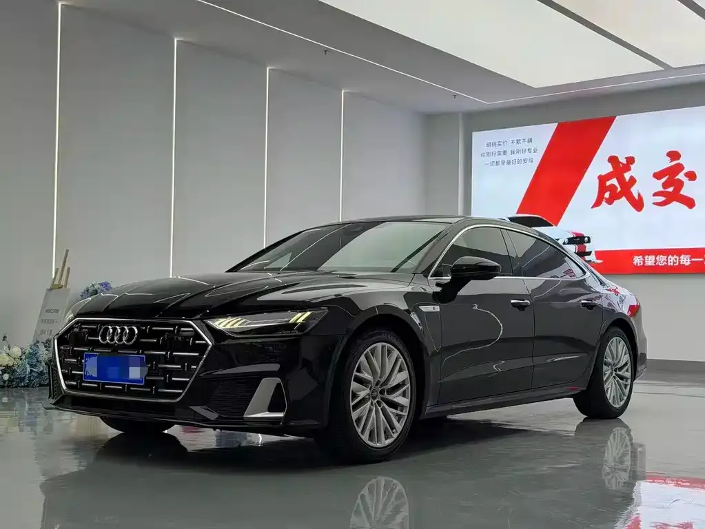 Audi A7L — фото 1