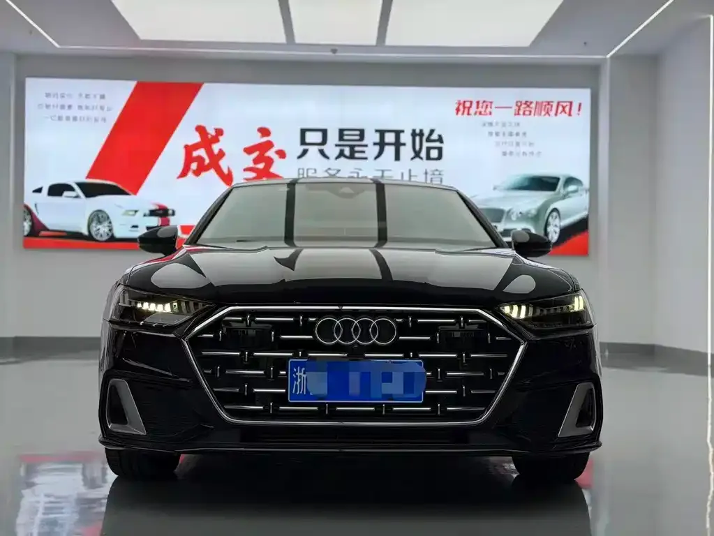 Audi A7L — фото 2