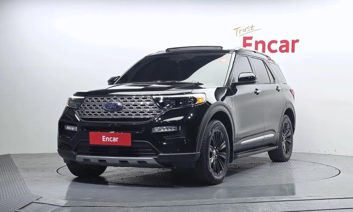Ford Explorer — фото 1