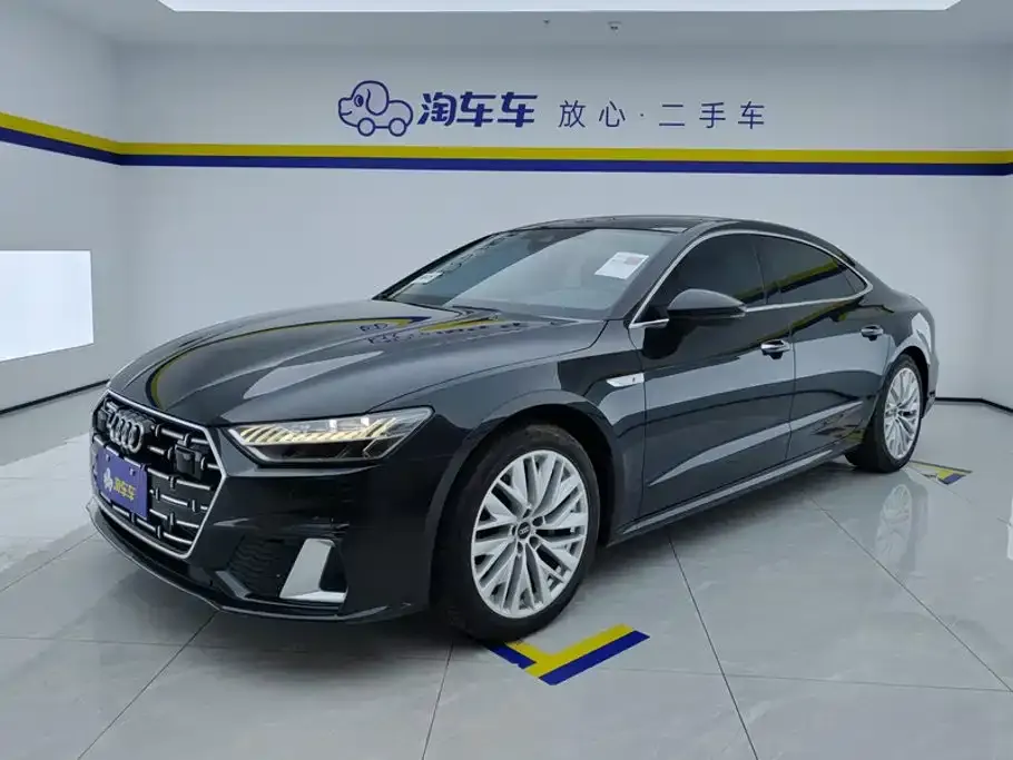 Audi A7L — фото 1