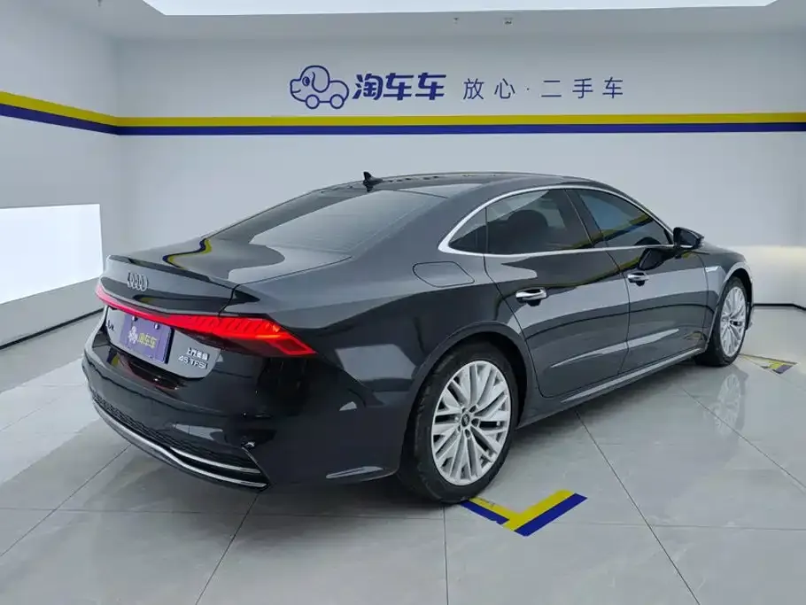 Audi A7L — фото 5