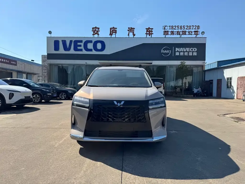 Wuling Xingguang 730 New Energy — фото 1