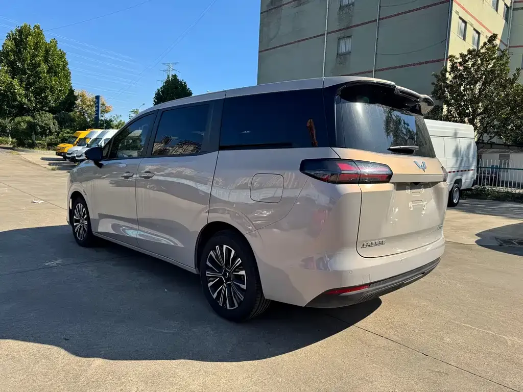 Wuling Xingguang 730 New Energy — фото 7
