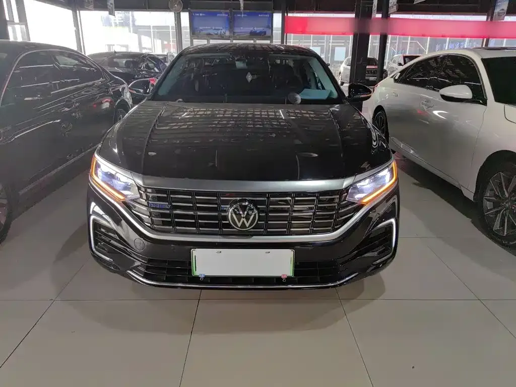 Volkswagen Passat PHEV — фото 6