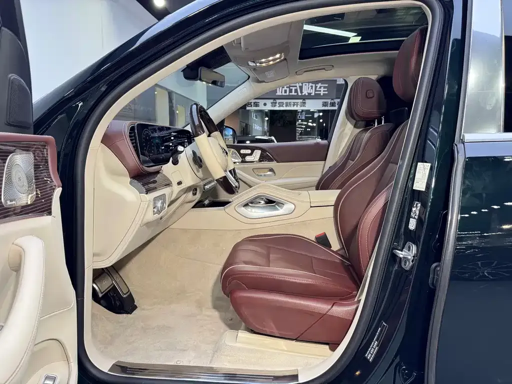 Mercedes-Benz GLS — фото 10