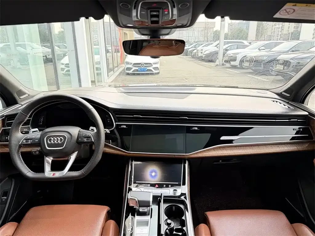 Audi Q7 — фото 10