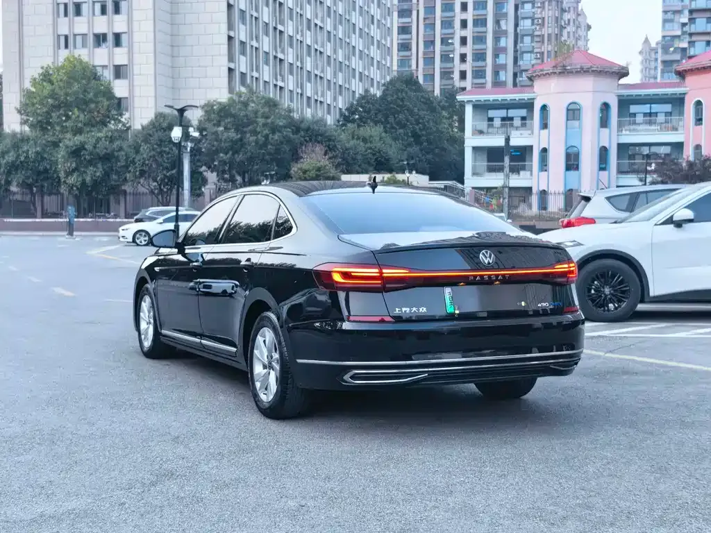 Volkswagen Passat PHEV — фото 6
